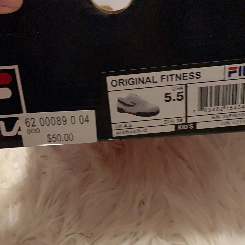 Tennis shoes - Picture 2 of 3